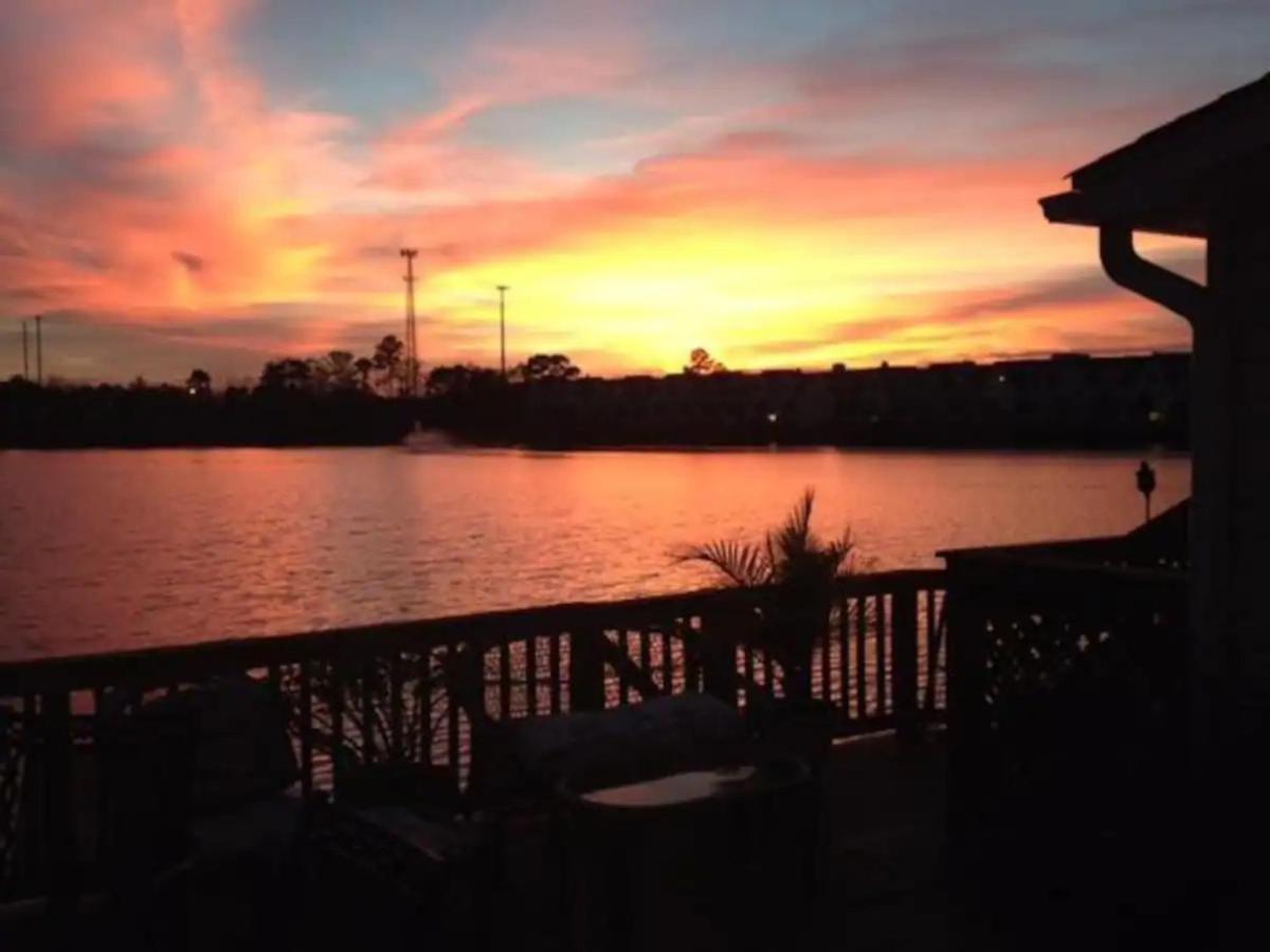 ☆Live On The Water! Lake Palmetto Palm W/ Patio - 10Min To Downtown & Beaches☆ Charleston Exterior foto